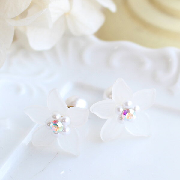 樂天商城 - パールキャッチ☆すりガラスフラワー一粒ピアス【日本製】