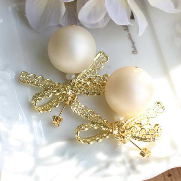 【セール】マットパールとメタルレースリボンピアス/イヤリング【日本製】