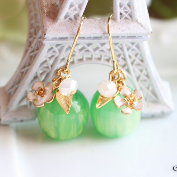 グリーンアップルピアス/イヤリング【日本製】