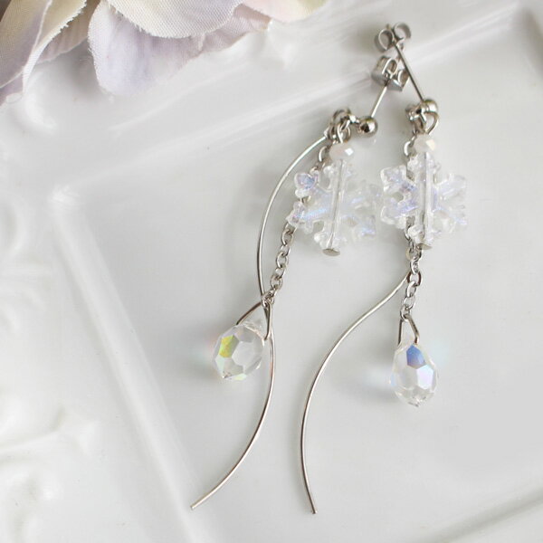樂天商城 - 雪の結晶ウェーブゆらゆらピアス/イヤリング【日本製】