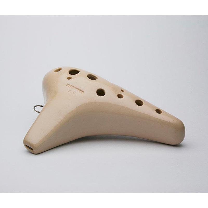楽器種別：新品NIGHT OCARINA/新品 商品一覧＞＞管楽器・吹奏楽器【20，000円〜40，000円】 商品一覧＞＞その他管・吹奏楽器/オカリナ/NIGHT OCARINA 商品一覧＞＞1998年開店 渋谷発・国内最大級DJ機器専門店です！NIGHT OCARINA ナイトオカリナ フィオレット アルトC調 Fi-ACN カラー:ナチュラル FIORETTO オカリーナ 管楽器・吹奏楽器 その他管・吹奏楽器商品説明NIGHT FIORETTO〜フィオレット〜　ソリストのステージ演奏において、豊かな表現力を実現する NIGHT 最高峰のオカリナです。音域全体のバランスを考えて採用された調和のあるなめらかな形状です。腹式呼吸を使って、しっかりとした息圧で太く広がりのある音色を奏でるオカリナです。音域全体のバランスを考えて採用された調和のあるなめらかな形状です。腹式呼吸を使って、しっかりとした息圧で太く広がりのある音色を奏でるオカリナです。商品詳細56×150×100mm 230gイケベカテゴリ_管楽器・吹奏楽器_その他管・吹奏楽器_オカリナ_NIGHT OCARINA_新品 SW_NIGHT OCARINA_新品 JAN:4516510060701 登録日:2025/11/17 ナイトオカリナ