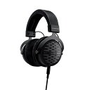 楽器種別：新品レコーディング用モニターヘッドフォン/beyerdynamic 商品一覧＞＞レコーディング用モニターヘッドフォン【60，000円〜115，000円】 商品一覧＞＞1998年開店 渋谷発・国内最大級DJ機器専門店です！beyerdynamic DT 1990 PRO / 250 Ohm(オープン型スタジオヘッドホン、250Ω) レコーディング ヘッドフォン・イヤフォン商品説明★ミキシング、マスタリング用テスラ・スタジオ・リファレンス・ヘッドフォン（オープン型）・ハイエンドスタジオ用サーキュラーヘッドフォン・250Ω、45mmダイナミック型Teslaネオジム・ドライバー搭載・ミニXLRコネクター付き片出し着脱式ケーブル・ソフトなイヤーパッドとヘッドバンドを採用し、長時間のスタジオ作業にも対応可能・ドイツ製あなたのリファレンス・サウンドをどこにでも。洗練されたリスニング、ミキシング、マスタリングのための妥協のない基準設定スタジオ・ヘッドホン。これまで数十年にわたり、世界中のプロフェッショナルユーザーから信頼を得てきたbeyerdynamicのスタジオ用ヘッドフォン。音楽プロデューサー、音響技術者、放送局から信頼と尊敬を集め、世界中のスタジオで確固たる人気を確立しています。TESLAテクノロジー・音の再生には、パワーと精度が重要な要件となります。・最新のテスラドライバーテクノロジーの効率性は、高解像度と高出力を強調して特徴づけています。・鮮やかな高音、豊かな中音域、正確な低音が融合し、他の追随を許さない気品ある音質を実現します。・オープンバック型のデザインで、高解像度のテスラドライバーを搭載・ワイドでダイナミック、かつ極めて自然なステレオイメージを実現。・チタンコーティングされたアコースティックファブリック・慎重に選択された精密織布は、このダイナミックなスタジオヘッドフォンのバランスのとれた音質を終了します。2つのサウンドキャラクターベロアのイヤーパッドを交換することで、バランスのとれたサウンドと、意図的に分析的なサウンドチューニングを選択することができます。オープンバックデザイン開放的なカバードイヤータイプのデザインは、自然で極めて空間的なサウンドを提供します。DT 1990 PRO Teslaヘッドフォンの最適化された空間的な音の再生は、ミキシングやマスタリングの用途において信頼できるリファレンスとなります。最高の快適性DT 1990 PROの完成されたデザインは、数十年にわたるヘッドホン技術の専門知識とイノベーションを融合させたものです。ハイテク繊維とイヤーパッドにより、このヘッドホンは非常に快適です。装着していることを忘れてしまいそうなほど快適です。堅牢な構造DT 1990 PROは、ドイツで手作りされています。スマートなヘッドバンドからアルミニウムのエンドピースまで、この新しいプロフェッショナルヘッドフォンは、品質と耐久性に焦点を当てた非常に丁寧なクラフトマンシップによって、人々の目を惹きつけています。MADE IN GERMANYすべてのbeyerdynamicプロフェッショナルスタジオヘッドホンと同様に、beyerdynamic DT 1990 PROヘッドセットもドイツでハンドメイドされています。高品質な素材と丁寧な仕上がりで、このハイエンドヘッドホンは健全で長期的な投資となります。・伝送方式：有線・公称インピーダンスヘッドホン：250オーム・重量 ヘッドホン（ケーブルなし）：370 g・ヘッドホン周波数特性：5〜40，000Hz・公称音圧レベル：102dBSPL (1mW/500Hz)・耳元音響結合：サーキュメラル（耳の周り）■付属品・3ピンXLRプラグ・6.35 mm (1/4) ステレオジャックプラグ・3 mストレートケーブルと5 mコイル状ケーブル・HARDCASE PRO・イヤーパッドイケベカテゴリ_レコーディング＆PA機器_レコーディング用モニターヘッドフォン_beyerdynamic_新品 JAN:4589702693094 登録日:2023/03/16 ヘッドフォン ヘッドホン モニターヘッドホン モニターヘッドフォン