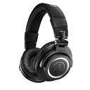 楽器種別：新品レコーディング用モニターヘッドフォン/audio-technica 商品一覧＞＞レコーディング用モニターヘッドフォン【15，000円〜35，000円】 商品一覧＞＞1998年開店 渋谷発・国内最大級DJ機器専門店です！audio-technica ATH-M50xBT2 レコーディング ヘッドフォン・イヤフォン商品説明★世界が認める音響パフォーマンスをワイヤレスで。アップグレードモデルVersion2登場。●M50x 専用ドライバーで受け継がれる音質独自に開発した45mm 大口径ドライバーと専用アンプにより、幅広い周波数帯域で卓越した透明感を実現し、深く正確な低音域を再現します。●原音に忠実な音を導くDAC& ヘッドホンアンプAKM 社製Hi-Fi DAC＆ヘッドホンアンプ（AK4331）を採用。96kHz/24bit に対応し、LDAC の高音質コーデックで伝送された音源を高解像度再生します。●低ノイズ・低歪を実現するルビコン社製PML-CAP コンデンサー高級アンプなどで使われるオーディオグレードのコンデンサーを超小型化した、チップタイプの薄膜高分子積層コンデンサーをDAC＆ヘッドホンアンプ（AK4331）の電源回路部に採用。電流が安定することでノイズや音歪みの発生を抑え、純度の高い音を再現します。●ハイレゾ相当の高音質が聴けるLDAC コーデックに対応最大96kHz/24bit に対応し、広帯域・高ダイナミックレンジにより、ロスレスに近い音質を再生します。そのほかAAC/SBC コーデックにも対応しています。●音と映像のずれを抑える低遅延モード（Low Latency Mode）*スマートフォンやタブレットで動画視聴やゲームプレイをする際に、音の遅延の少ない再生をお楽しみいただけます。低遅延モードの切り替えはアプリで行います。＊障害物や電波状況により、Bluetooth 通信が途切れやすくなる場合があります。●クリアな通話を実現するビームフォーミング技術ヘッドホンの筐体の2箇所に、小型の高性能MEMS（Micro Electro Mechanical Systems）マイクをレイアウト。その2 つのマイクを利用したビームフォーミング技術*により、周囲の雑音が多い環境にあっても相手に明瞭な声を届けることができます。*話者の口元に向かって指向性を持たせ、声を的確に収音することで通話品質の精度を高めています。●自然な通話をサポートするサイドトーン機能通話する際は、マイクを通して自分の発した声や周囲の音が聞けるため、ヘッドホンを着けたままでも密閉度合いが軽減されます。必要以上に声が大きくならず、ヘッドホンを着けていないときに近い感覚で話すことができます。＊専用アプリ「Connect」では、サイドトーン機能のON/OFF がいつでも切り替えられます。●通話中に不要な音を拾わないマイクミュート機能●2 台のBluetooth 機器へ同時接続できるマルチポイントに対応●毎日がより便利で楽しくなるAmazon Alexa* に対応＊Amazon Alexa は、専用アプリ「Connect」でキー操作を変更後に利用できます。その他の機能についてはAmazonのホームページをご参照ください。●わかりやすいボタン操作音楽の再生/ 一時停止や曲送り/ 曲戻し、音量調整、電話の応答/ 終話がボタン操作で行えます。また、SiriR やGoogleアシスタントなど、スマートフォンの音声アシスタント機能もボタン一つで起動できます*。*スマートフォンの仕様やアプリのバージョンにより対応しない場合があります。Amazon Alexa を有効にしている場合は起動できません。●Android デバイスとの接続時に便利なFast Pair 対応*Fast Pair できるAndroid 端末は1台までです。●有線接続対応1.2m コードを付属し、電池が切れても有線接続で使用できます。●オートパワーオフ機能機器とつながっていない状態で5 分経過後に、自動で電源OFF になります。●最大約50 時間* 再生＊使用条件により異なります。●急速充電に対応約10 分の充電で約180 分間* の連続再生ができます。充電を忘れても、別の用事を済ませている間にヘッドホンの準備が整います。＊使用条件により異なります。●専用アプリ「Connect」に対応ミキサー感覚で楽しめる2つのイコライザーを用意。音質や音量レベル、音のバランスなど自分好みにカスタマイズ。■テクニカルデータ（改良などのため予告なく変更することがあります。）◎通信方式：Bluetooth 標準規格Ver.5.0 準拠◎対応コーデック：LDAC，AAC，SBC◎型式：密閉ダイナミック型・ドライバー：φ45mm◎使用可能時間*：連続通信( 音楽再生時) 最大約50 時間*使用条件により異なります。■付属品◎充電用USB ケーブル（30cm、USB Type-A / USB Type-C）◎コード（1.2m/ φ3.5mm 金メッキステレオミニプラグ/L 型））◎ポーチイケベカテゴリ_レコーディング＆PA機器_レコーディング用モニターヘッドフォン_audio-technica_新品 JAN:4961310156183 登録日:2021/09/10 ヘッドフォン ヘッドホン モニターヘッドホン モニターヘッドフォン オーディオテクニカ