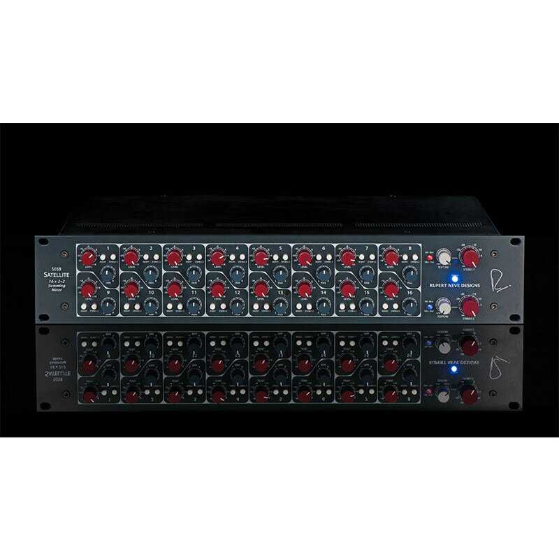 楽器種別：新品アウトボード／エフェクター/RUPERT NEVE DESIGNS 商品一覧＞＞アウトボード／エフェクター【345，000円〜655，000円】 商品一覧＞＞1998年開店 渋谷発・国内最大級DJ機器専門店です！RUPERT NEVE DESIGNS 5059 Satellite Shelford Color サミング・ミキサー レコーディング アウトボード商品説明16x2+2 サミング・ミキサー5059 は、フラッグシップコンソールである 5088 や、Portico II シリーズに採用されている数々の回路やカスタムトランスフォーマーによって構成されたサミングミキサーです。究極とも言えるサウンドクォリティーと操作性が2Uラックマウントサイズのシャーシに収められています。5059 は16の各入力チャンネルにボリューム、パン、インサートを装備。また、ふたつの異なるステムミックスを実現する2系統のステレオ出力にはそれぞれマスター Texture（テクスチャー） コントロールが備わっており、ノブを回すだけで、数々のヒットレコードを生み出す一端を担ってきた Neve による魅力的なサウンドに仕上げることができます。5059 Satellite は、特別な温かみと存在感のある伝統のサウンドをトラックにもたらす 破格 のラックマウントミキサーです。卓越したサウンド5059 の最も大きな特長は、伝統のサウンドを現代にもたらすことです。その鍵となるのがカスタムのトランスフォーマーと真のクラスA回路です。5059 に備え付けられているクラスA回路はその比類なき音質をさらに確実なものにするため、そしてクロスオーバー歪みを完全に排除するために何年も研究と改良を重ねてきました。それをカスタム設計のトランスフォーマーと組み合わせることにより、驚くほどに純粋無垢でありながら、Rupert 氏が設計したクラシックギアと同様の心地良さと印象的なサウンドを実現しています。豊富な接続DAWでミキシングを行う際の問題の解決方法として、ハイクォリティーのアナログアウトボードが併用されます。5059 にはチャンネルインサートが用意されており、アナログアウトボードを相互接続することでその可能性を拡張できます。また、5059 のチャンネルインサートセンドを2台目の 5059 のインサートリターンに接続することで、2台のデュアルステレオ出力を合計4つのAUX出力として扱うことも可能です。クリーンから伝統的なサウンドまで自由自在どんなミックスに対してもそれぞれに適した処理を行うことができます。バリアブル Texture コントロールと Silk（シルク） 回路は 5059 のステレオ出力に個別で装備され、全体の倍音成分と特性の調整に使用します。もちろん、この機能をオフにして、本来のままのミックスを出力することも可能です。青の Silk モードではソース素材の低域から中低域の倍音に作用し、サウンドにふくよかさをもたらします。赤の Silk+ モードではソース素材の中高から高域の倍音を強調し、サウンドに輝きを与えます。あるいはミックス全体のエネルギーを上げる際にも便利です。EQとは異なり、Texture コントロールは出力トランスフォーマーをサチュレートすることでソース素材に音楽的で心地良い倍音成分を加えます。また、Rupert Neve 氏が過去に設計したビンテージギアのサウンドに近い効果を得ることもできます。ステムとサミング5059 は2系統のステレオ出力を装備しているため、2つのステムミックスを作ることが可能です。これらのステムミックスそれぞれに Silk / Texture コントロールで特徴的な仕上げをしてバスコンプレッサーやその他の機器、ミキサー、DAWなどに送ることができます。また、5059 は Rupert Neve 氏が設計した魔法のクラスA入力と比類なきサウンドを備える16チャンネルのサミングミキサーとしても機能します。5059 はサテライトミキサーとして、DAWベースのスタジオのサウンドと品質をさらなる高みへと引き上げてくれることでしょう。Texture - テクスチャーミックス全体のサウンドを損なうことなく倍音量を操作し、魅力あるサウンドに仕上げるためのバリアブルコントロールです。2系統のステレオ出力それぞれに、ビンテージとモダンからキャラクターを選ぶ、Silk と Silk+ モードを装備しています。New Class-A Topologies - 新しいクラスA設計ゼロクロスオーバーディストーションと比類なき純度のサウンドを扱う 5059 は、これからのラックマウントサミングミキサーの基軸となります。Custom Transformers - カスタムトランスフォーマー5059 に備え付けられているカスタムトランスフォーマーは、グランドループを排除した設計を実現し、その際立ったサウンドの要となります。Dual Stereo Outputs - デュアルステレオ出力完全独立した2系統のステレオ出力を装備しており、入力チャンネルのスイッチ設定でどちらの出力に送るのかを設定できます。この仕様はステムミックスを作る際に便利です。Channel Level - チャンネルレベル入力チャンネルの音量を -∞〜10 dB まで設定します。Channel Pan - チャンネルパン入力チャンネルのステレオ定位を設定します。パンロウは3dBです。Master Output Level - マスター出力レベルステレオ出力の音量を -∞〜0 dB まで設定します。2系統のステレオ出力それぞれに専用のボリュームコントロールが装備されています。●仕様■最大出力レベル+26 dBu @ サミングバスからXLR出力、20 Hz〜40 kHz+24.5 dBu @ チャンネルからバス、20 Hz〜40 kHz■周波数特性100 kΩ 負荷±0.1 dB @ 20 Hz〜20 kHz、-3 dB @ 3.5 Hz、-3dB @ 185 kHz■ノイズレベルIEC-A-Weighted-106 dBV @ バス出力-104 dBV @ シングルチャンネル、レベル設定 = ∞-103 dBV @ シングルチャンネル、レベル設定 = ユニティー-100 dBV @ シングルチャンネル、レベル設定 = +10 dBUn-weighted、22Hz ~ 22kHz、バス出力-101 dBV @ シングルチャンネル、レベル設定 = ∞-100 dBV @ シングルチャンネル、レベル設定 = ユニティー-97 dBV @ シングルチャンネル、レベル設定 = +10 dB■S/N比116dB @ +20 dBu 出力 un-weighted、22〜22 kHz119dB @ +20 dBu 出力 IEC A weighted100dB @ +24 dBu 出力 un-weighted、22〜22 kHz103dB @ +20 dBu 出力 IEC A weighted■THD+N (全高調波歪み率)+20 dBu 出力0.003% 以下 @ 1 kHz0.005% 以下 @ 20 Hz■THD、+20 dBu 出力、Silk オン時0.2% @ 100 Hz、Blue モード、Texture 12時0.65% @ 100 Hz、Blue モード、Texture フル0.1% @ 100 Hz、Red モード、Texture 12時0.35% @ 100 Hz、Red モード、Texture フル■スルーレート4V/uS■クロストーク-90 dB 以下 @ バス間、1 kHz-70 dB 以下 @ バス間、10 kHz■電源消費AC電源、100VAC〜240 VAC、50/60Hz、45Wイケベカテゴリ_レコーディング＆PA機器_アウトボード／エフェクター_RUPERT NEVE DESIGNS_新品 JAN:4530027360222 登録日:2021/02/10 アウトボード ニーブ ニーヴ ルパートニーヴ ルパートニーブ