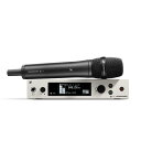 楽器種別：新品ワイヤレスマイク／周辺機器/SENNHEISER 商品一覧＞＞ワイヤレスマイク／周辺機器【125，000円〜235，000円】 商品一覧＞＞1998年開店 渋谷発・国内最大級DJ機器専門店です！SENNHEISER EW 500 G4-935-JB【ボーカルセット (SKM 500/935付属) SW無】(お取り寄せ商品・納期別途ご案内) レコーディング マイク商品説明★格別のパフォーマンスを発揮するB 型アナログワイヤレスシリーズ◆ew 500 G4シリーズ概要◆●特徴・上位グレードマイクを標準装備したプロフェッショナルモデル・詳細情報を表示する受信機 OLED ディスプレイ・MKE 2 標準装備のボディパック送信機を新たにラインナップ・PC 上でリモート・スキャン可能な WSM ソフトウェア対応・バランス出力ポータブル受信機を含む 3 種類のプロフェッショナルポータブルセットを新たにラインナップ◆935-ボーカルセット内容◆・SKM 500 G4 ハンドヘルド送信機・MMD 935-1 カーディオイド ダイナミック型カプセル・EM 300-500 G4 ラックマウント受信機・GA3 マウントキット・マイクホルダ■製品概要evolution wireless G4 はライブ、コンサート、ビジネス、教育施設、教会、劇場・ホール、取材・撮影のための高品質で信頼性の高いオーディオを提供します。新しいマルチチャンネル機能を搭載した汎用性の高い100 シリーズ、ビジネス・教育施設に向けた300 シリーズ、プロフェッショナルユースの500 シリーズ、用途に応じた3 種類のシリーズ展開。旧世代モデルとも完全互換しシステムの部分更新にもシームレスに対応可能です。■特徴◎免許不要B型で最大8台同時使用◎電波干渉を回避する受信機RFスキャン機能と赤外線シンクですばやく確実にセットアップ◎音質劣化を防ぐ自然な音色のHDXコンパンダー◎受信機LCD/OLEDディスプレイにて電池残量など送信機情報を表示◎軽量化されたメタル素材のハンドヘルド送信機◎全てのセットモデルに受信機マウントキットが付属◎旧世代ewシリーズ送受信機、アクセサリと互換■製品仕様●受信機・型番：EM 300-500 G4・変調：ワイドバンド FM・周波数範囲：806.125-809.750 MHz・受信周波数：30 周波数、125kHz 間隔で切替・受信方式：トゥルーダイバーシティ・相互変調減衰：70 dB 以上・ブロッキング：75 dB 以上・コンパンダー：Sennheiser HDX・スケルチ：5-25 dBμV(2 dB ステップで調整可能)・パイロットトーンスケルチ：オン/オフ切替可能・アンテナ入力：2 x BNC コネクタ・AF 出力レベル(ピーク偏差、1kHz)：6.3 mm ジャック： +12 dBu/XLR -3M: +18 dBu・AF 出力調整範囲：48 dB(3 dB ステップで調整可能)・信号雑音比（1mV、ピーク偏差）：115 dBA 以上・電源：12 V DC・消費電流：350 mA・寸法：約 202 x 212 x 43 mm・重量：約 980 g●送信機（ハンドヘルド）・型番：SKM 500 G4・周波数範囲：806.125-809.750 MHz・送信周波数：30 周波数、125kHz 間隔で切替・RF出力：10 mW・コンパンダー：Sennheiser HDX・パイロットトーンスケルチ：オン/オフ切替可能・入力感度調整範囲：48 dB(6 dB ステップで調整可能)・信号雑音比（1mV、ピーク偏差）：115 dBA 以上・電源：1.5 V 単三アルカリ乾電池 2 個or BA 2015 充電池・動作時間：通常 8 時間・寸法：約 50 x 265 mm・質量（電池含む）：約 390 gイケベカテゴリ_レコーディング＆PA機器_ワイヤレスマイク／周辺機器_SENNHEISER_新品 JAN:4044155264975 登録日:2018/07/22 ワイヤレスマイク ゼンハイザー