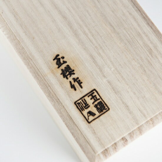 LtYioeけだまとり電動毛玉取り器強力ステンレス三枚刃USB充電式携帯式安全機能が付き2個替刃付き掃除用ブラシ付き毛玉クリーナー人気シルバー