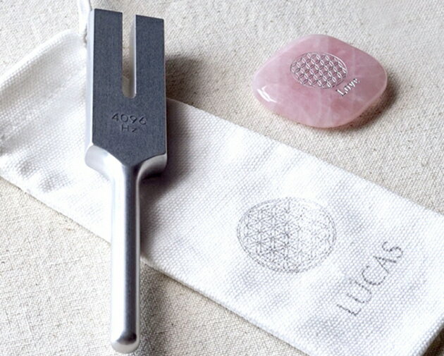 【オマケ付】【代引き不可】LUCAS ルカス クリスタルチューナー 音叉 ビジョンストーン付 フラワーオブライフ ヨガ ヨガ用 瞑想 瞑想用 チューナー 周波数...