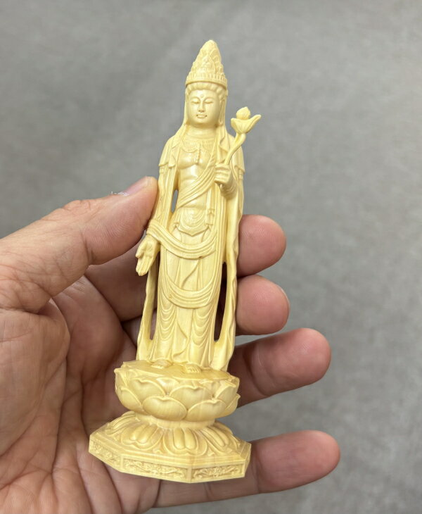黄楊彫り聖観音菩薩立像 仏像 彫刻 聖観音菩薩 開運インテリア 開運 聖観音菩薩立像 立像 置物 置き物 木彫 観音様 守護 お守り 幸運 福運 趣味 手作り彫...