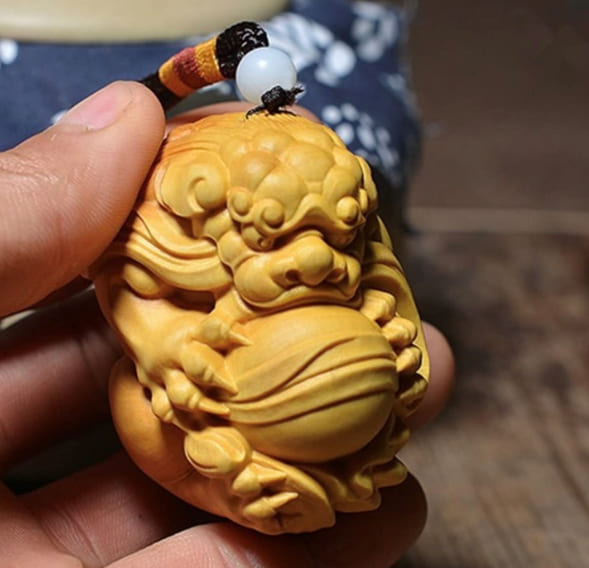 黄楊製根付 龍の子 ヒキュウ 根付 東洋彫刻 彫刻 根付け ねつけ ねづけ 黄楊 柘植 ツゲ 開運 守護 木彫 幸運 風水 龍 富 福 聖獣 崇拝 誕生日 プレ...