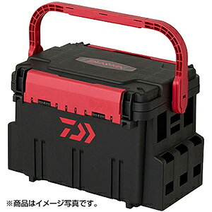 質実剛健、タックルボックス。収納性はもちろん、堅牢性を備えた座れるタックルボックス。使い勝手のよい両開きタイプのフタは開けた時フタ角度が90度で止まる。プライヤーなどの小物をチョイ置き出来るインナートレー内蔵。本体サイドにはロッドスタンドTBなどに対応した多目的ホルダーを装備。スベリ止めシール付き。※掲載画像は代表画像となります★仕様・規格・寸法★本体外寸（cm）：約 44 × 29.3 × 29.3自重（kg）：約 2.4■素材：耐衝撃性ポリプロピレンメーカー[ダイワ DAIWA (グローブライド GLOBERIDE)][TACKLE BOX TB SERIES TB5000 BK/RD]