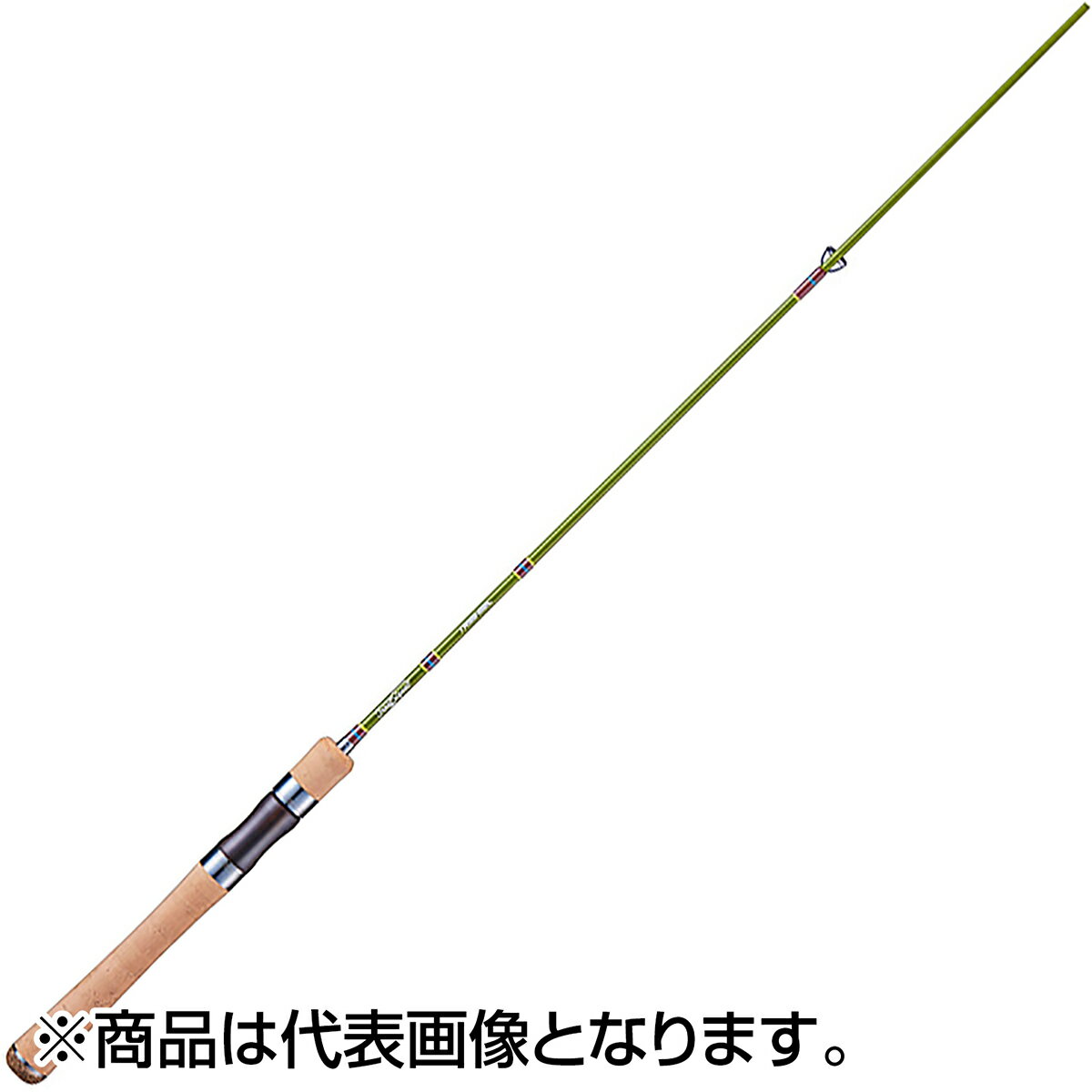 自然と融和するスタンダードロッドトラウトシグナルは、上級者の方から初心者の方まで、どなたでも簡単にキャストでき、ルアーにアクションを加えやすい使い勝手の良い仕様です。上位機種のカワセミラプソディとパーツを共有することで、高品質を維持しながら価格を抑えることを実現。さらに、ブランクスカラーはSNSに映える、渓流などの自然に馴染みやすい色合いをセレクト。1機種ごとに3カラーをご用意しているので、お好みのスタイルに合わせて選ぶことができます。トラウトシグナルを手に取り、その多様なスタイルに対応して渓流やエリアに向かってみてください。きっと新しいトラウトフィッシングの世界が広がります。[ネイティブモデル]ピンスポットへ撃ち込んでいける渓流ベイトモデル。グリップを短めに設定することでキャストのしやすさを実現。柔軟に曲がるブランクスは、キャストアキュラシーを格段に向上させます。★仕様・規格・寸法★Color：SBG サンドベージュLength(cm / ft)：142cm/4ft8inPower：Ultra LightLure Weight：MAX6gLine：MAX4lbAction：FastSelf Weight：82g仕舞寸法：73.5cm継数：2本先径：1.4mmMaterial：カーボン繊維99%、その他1%