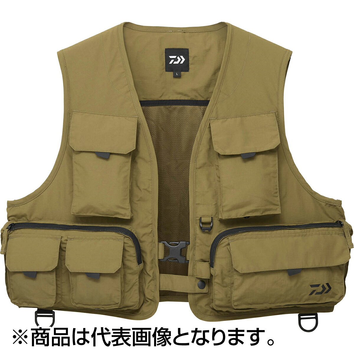 幅広い釣種に対応する便利な小分け収納ポケット構造ピンオンリール、クリップオンリール、カラビナオンリールの3タイプ対応のDカンを採用。内ポケットの構造を刷新し、手入れの良さを改善。テンダーロープ取り付け用の裾Dカンを配備。左右胸ポケット（スマートフォン収納可能 ※ケースサイズにより不可）。70×145×25mm サイズのケース収納可能。左右腰ポケット。205×145×28mm サイズのケース収納可能。左前腰ポケット。135×100×30mm サイズのケース収納可能。小物ケース収納に最適な胸ポケット。170×100×25mm サイズのケース収納可能。右腰前面ポケット×2。95×60×30mm サイズのケース収納可能。肩への負担を軽減するWラッセルメッシュを肩周りに配置。背面サイドにメッシュタイプの大型ポケットを搭載。★仕様・規格・寸法★重量：約0.3kgLサイズ丈：約45cm素材：ナイロン100%（撥水加工）