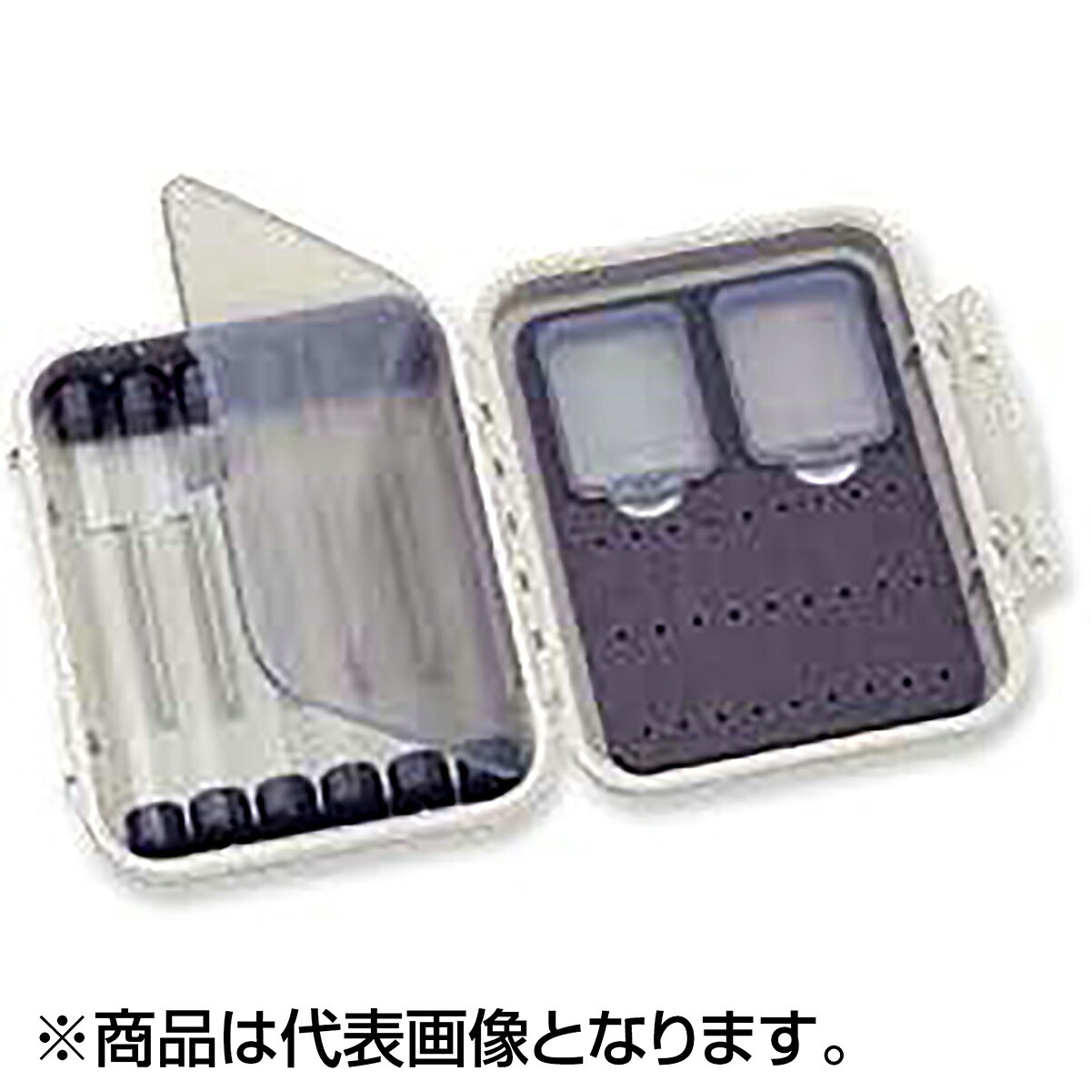●付属している8本のクリアチューブ/XSサイズは、7.5cmまでのチューブフライを収納できます●クリアチューブ/XSサイズは、付属のフォーム製可動式仕切板を使用することで、1本のクリアチューブで2本のフライを同時に収納できます●フライをチューブに収納することで、ケース内でのフライの型崩れを防ぐことができます●フライを1本ずつクリアチューブに収納することで、使用済みフライの水滴で、未使用フライが濡れることを防ぎます●連結用チューブや、コーンヘッドなどのアクセサリーを収納するのに便利なオリジナル・フックケース2個付属●マイクロスリットフォームは、多様な連結用フックを保持できる8mm厚を採用★仕様・規格・寸法★●Includes 12 Extra Short Tubes【79.5】●Combination of 8 tubes and Micro Slit Foam for storing Tube flies●Featured with Foam made separater to select split location for clear tube●2 lockable storage wells for hooks and connectors●18 slots for hooks●Patented design