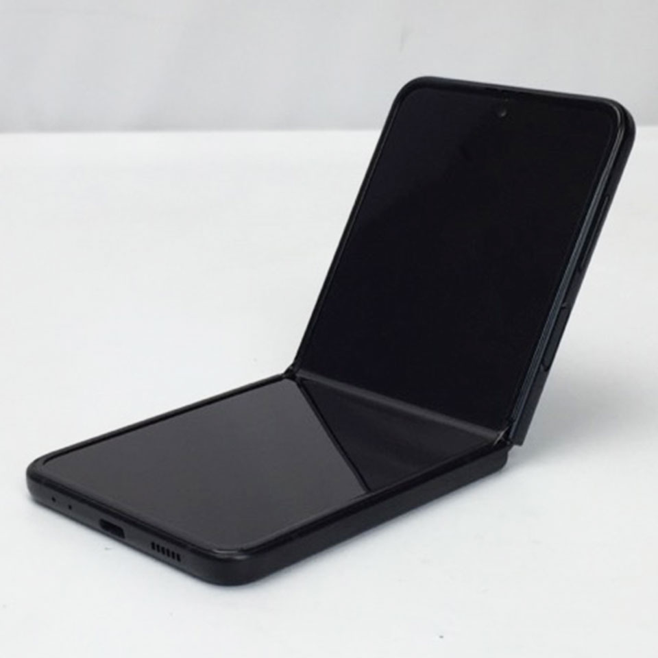 SAMSUNG SIMフリー Galaxy Z Flip3 5G docomo ファントムブラック SC-54B (FZL03066) 中古スマートフォン /Android 15.0 /Snapdragon / メモリ8GB /128GB / 発売時期2021年〜