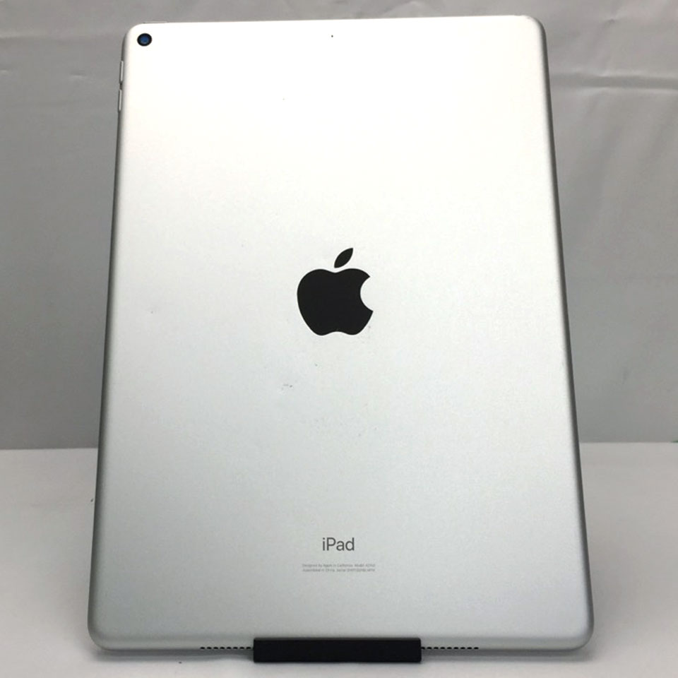 【中古】 Apple iPad Air 10.5インチ 第3世代 Wi-Fi 256GB シルバー MUUR2J/A (A2152) (FBD14033)iPad /iPadOS 26.4.1 /256GB / 発売時期2019年〜