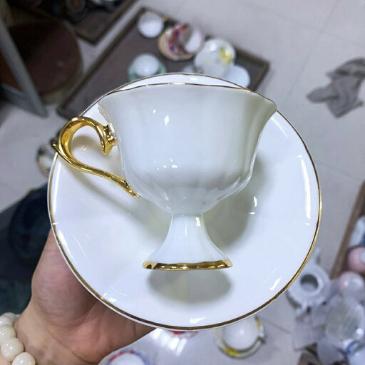ティー・コーヒーカップセット カップ&ソーサー4客セット 姫系雑貨 .陶磁器 ティー・コーヒーカップセット カップ&ソーサー4客セット 姫系雑貨 .陶磁器