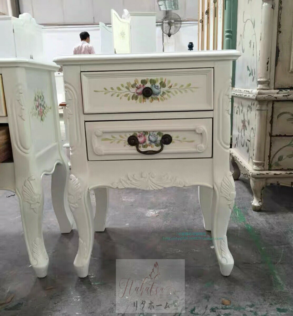 ベッドサイドテーブル 置台 サイドテーブル ナイトテーブル 高級感 アンティーク風 ．ソファーテーブル