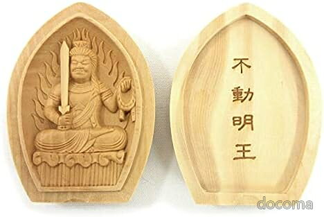 商品の特徴・サイズ/縦6.2cm、横4.5cm・材質：柘植（ツゲ）・生産国：中国・守り本尊：酉年生まれお客様都合のキャンセルはお控えください。また他モールにて併売を行っており、Amazon 社のFBA マルチチャネルサービスを一部活用しております。梱包にAmazon ロゴの記載やAmazonの配達員が商品をお届け、また置き配になる可能性がございますので予めご了承ください。