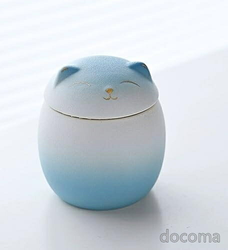 商品の特徴・外寸法：直径7.7cm×高さ8.3cm，材質：陶磁器・仏壇にもさりげなく置けるかわいいミニ骨壷です。・掌に丁度納まるコンパクトサイズなので、ご安置する場所を選びません。・手元供養ができる新しい祈りの形。・お骨壷は陶器ですので、安定性のない場所・高所への安置はお避けくださいお客様都合のキャンセルはお控えください。また他モールにて併売を行っており、Amazon 社のFBA マルチチャネルサービスを一部活用しております。梱包にAmazon ロゴの記載やAmazonの配達員が商品をお届け、また置き配になる可能性がございますので予めご了承ください。
