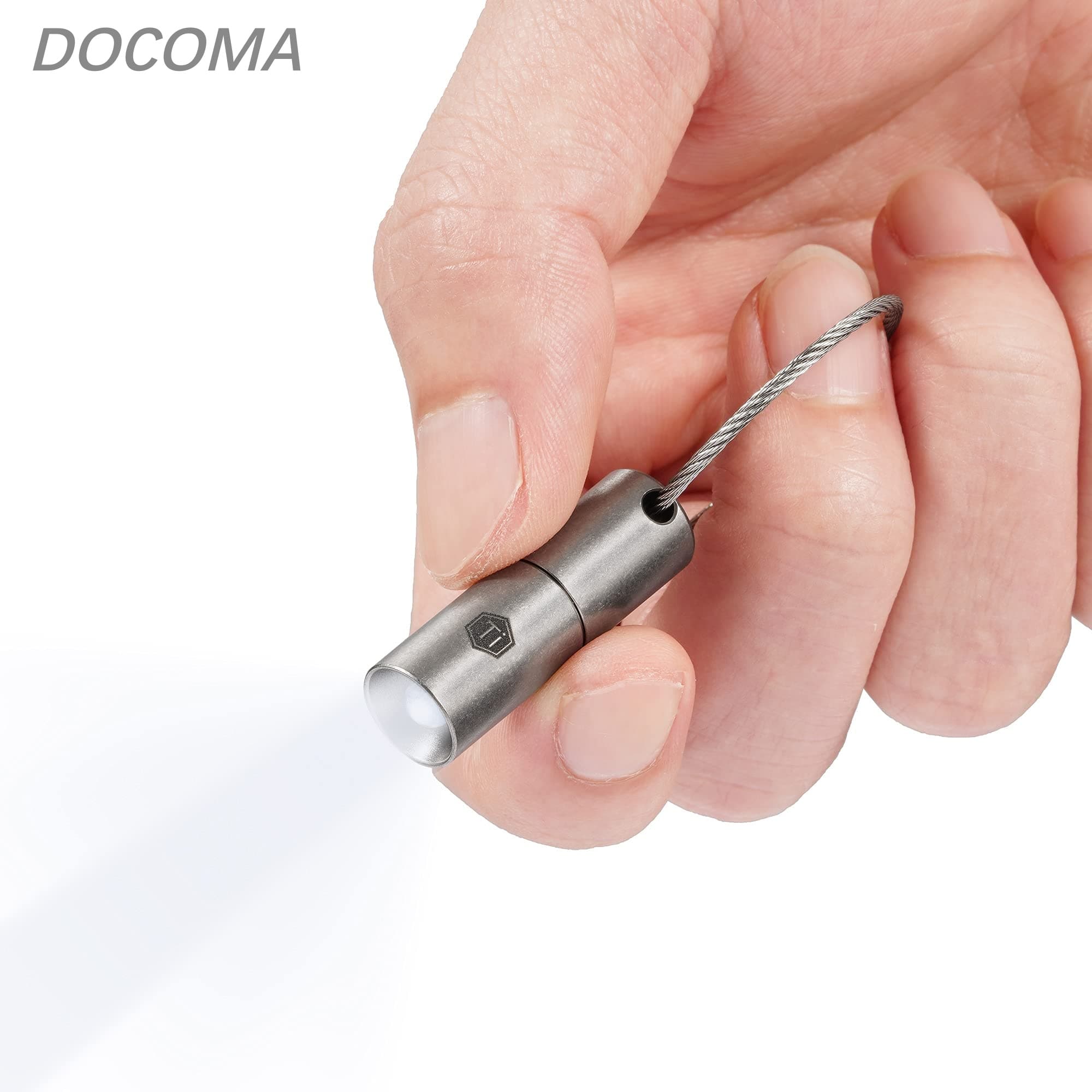 乐天商城 - 【送料無料】ミニ懐中電灯 電池式 長さ33mm KF00 キーライト 小型 led チタン合金製 フラッシュライト 超ミニサイズ キーリング付き ハンディライト ボタン型電池対応 IPX8防水 キーホルダー ライト 防災 散歩 キャンプ 緊急用 アウトドア