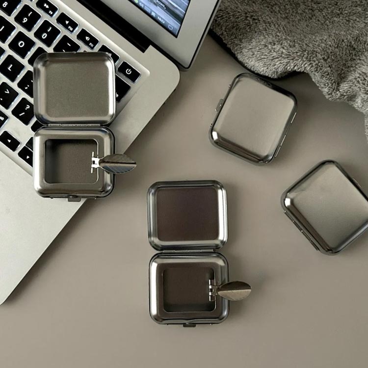 フタ付き ステンレス 携帯灰皿 旅行 コンパクト 携帯用 軽い 2個セット 金属製 軽量 小型 喫煙グッズ 持ち運び便利 男性 メンズ 女性 レディース おしゃれ アッシュトレイ 丈夫 お出かけ 臭わない 灰皿 プレゼント ギフト 便利グッズ