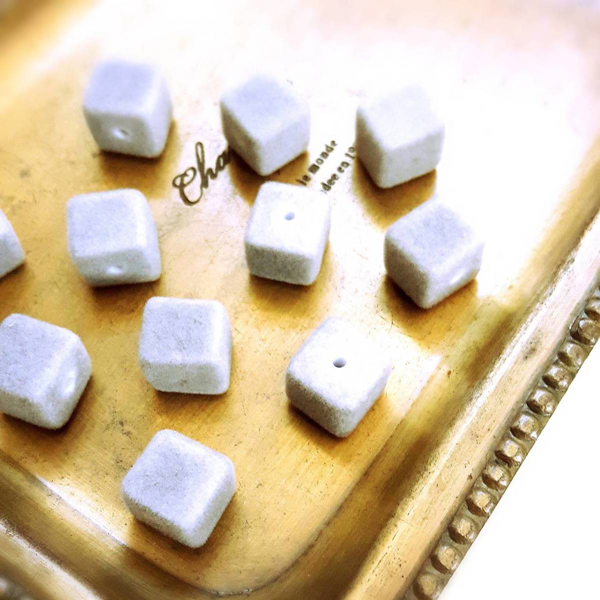 【道後雑貨店】1個 ※ハンドメイド アクセサリーパーツ アクリルストーン アクリルビーズ チャーム レア..