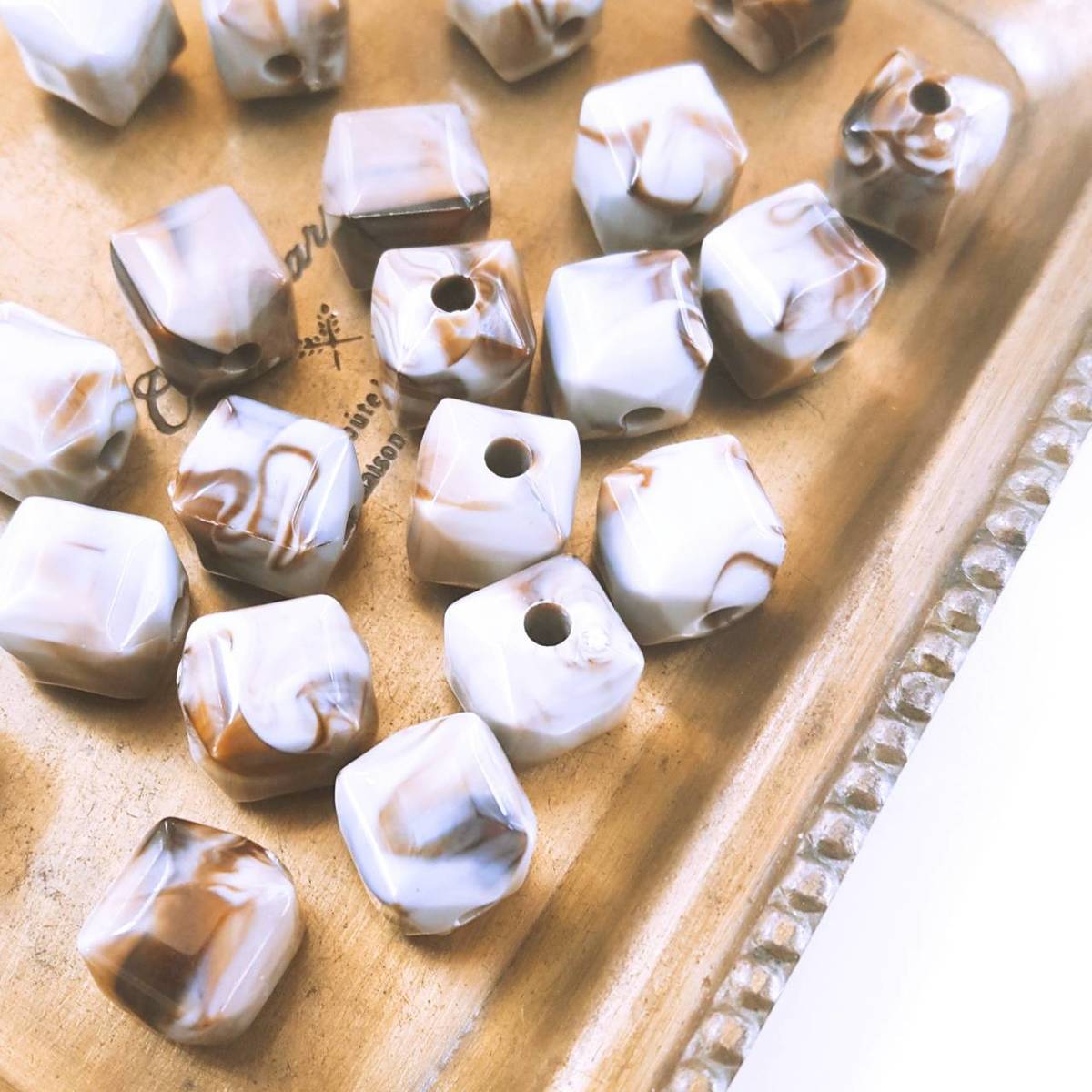 【道後雑貨店】2個 ※ハンドメイド アクセサリーパーツ アクリルストーン アクリルビーズ チャーム レア..