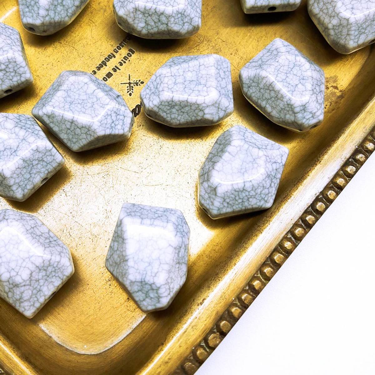 【道後雑貨店】4個 ※ハンドメイド アクセサリーパーツ アクリルストーン アクリルビーズ チャーム レア..