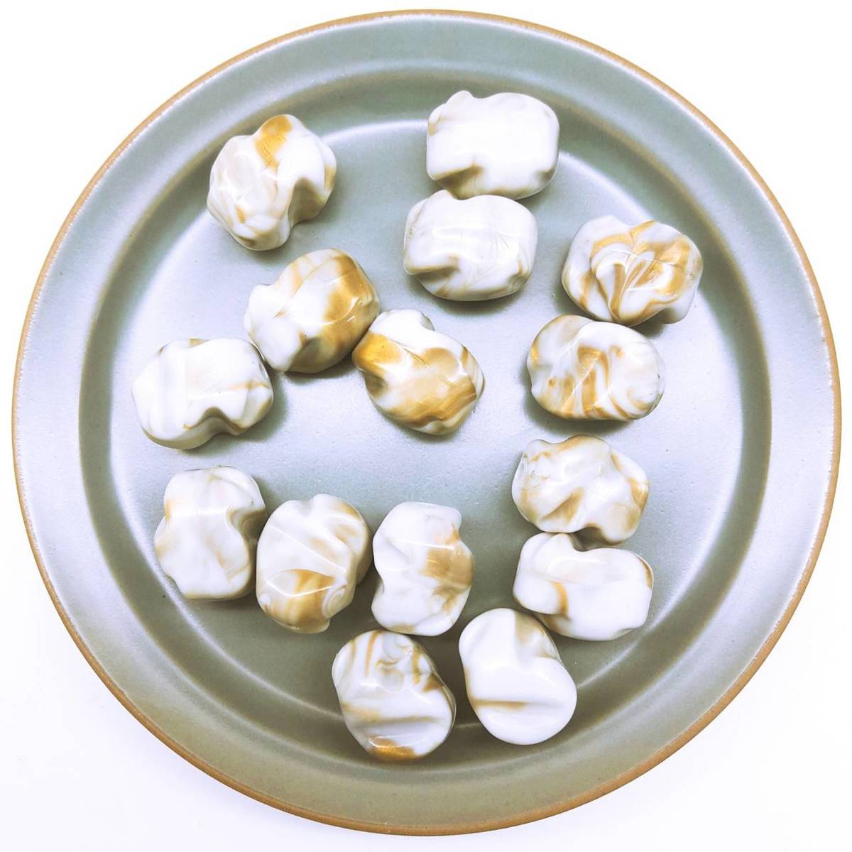 【道後雑貨店】4個 ※リアルストーン風　ハンドメイド アクセサリーパーツ アクリルストーン アクリルビ..