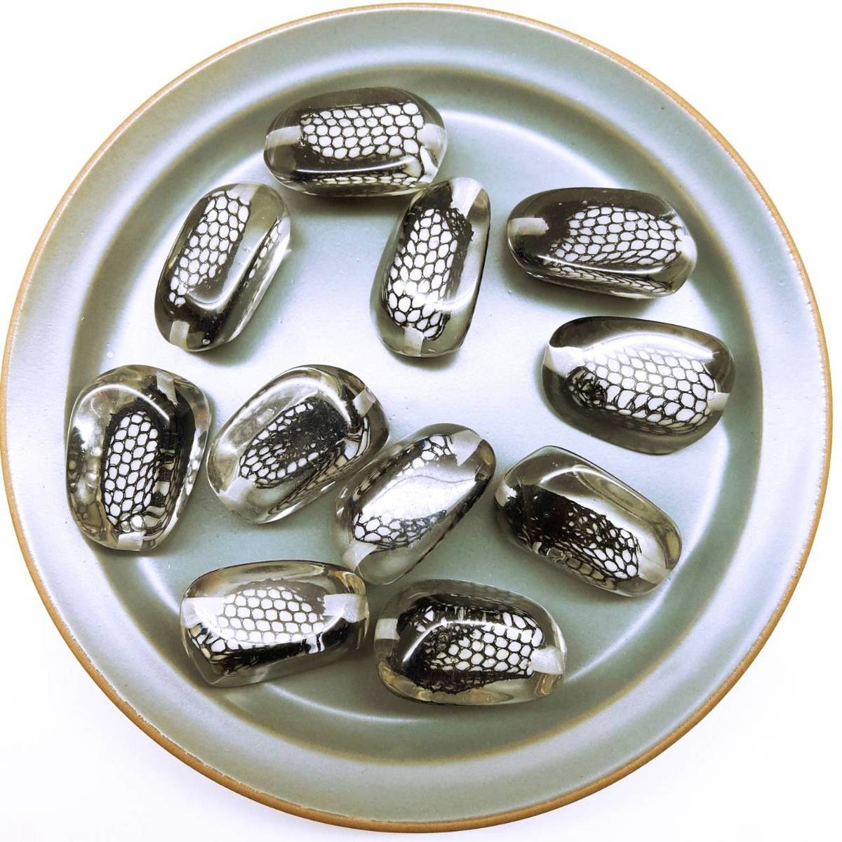Rakuten - 【道後雑貨店】4個 ※ レア数量限定 封入パーツ ハンドメイド アクセサリーパーツ アクリルストーン アクリルビーズ チャーム レア インポート 手芸 材料 副資材 レトロ モード系 デザインストーン