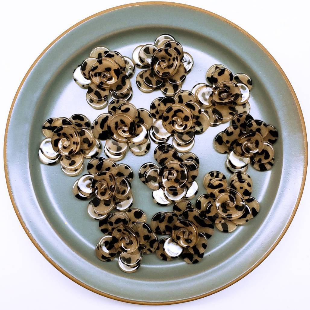 【道後雑貨店】2個 ※立体レオパードカボション ハンドメイド アクセサリーパーツ アクリルストーン ア..