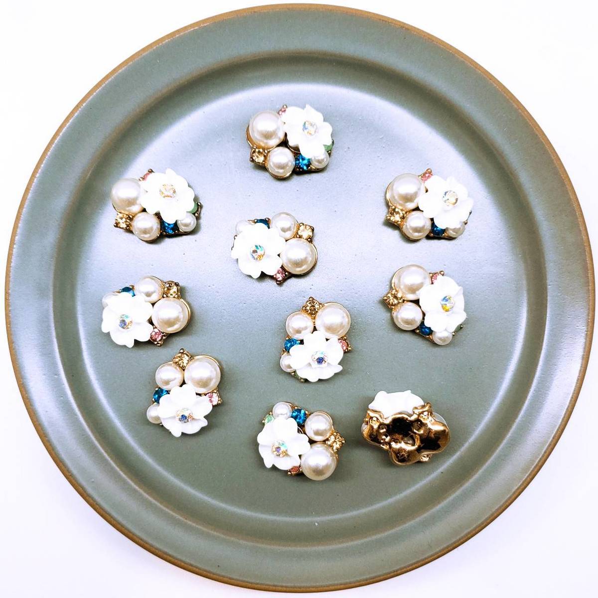 【道後雑貨店】2個 ※ラグジュアリーフラワーパールカボション ハンドメイド アクセサリーパーツ アクリ..