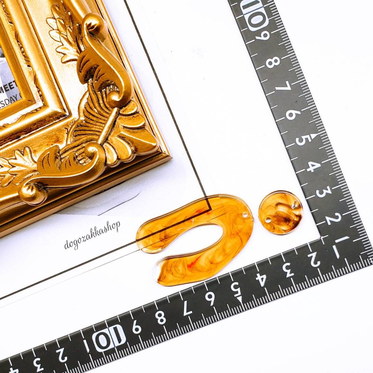 【道後雑貨店P5】4個 ※高品質ピアスキット　ハンドメイド アクセサリーパーツ アクリルストーン アクリルビーズ チャーム レア インポート 手芸 材料 副資材 レトロ モード系 ハンドメイド材料