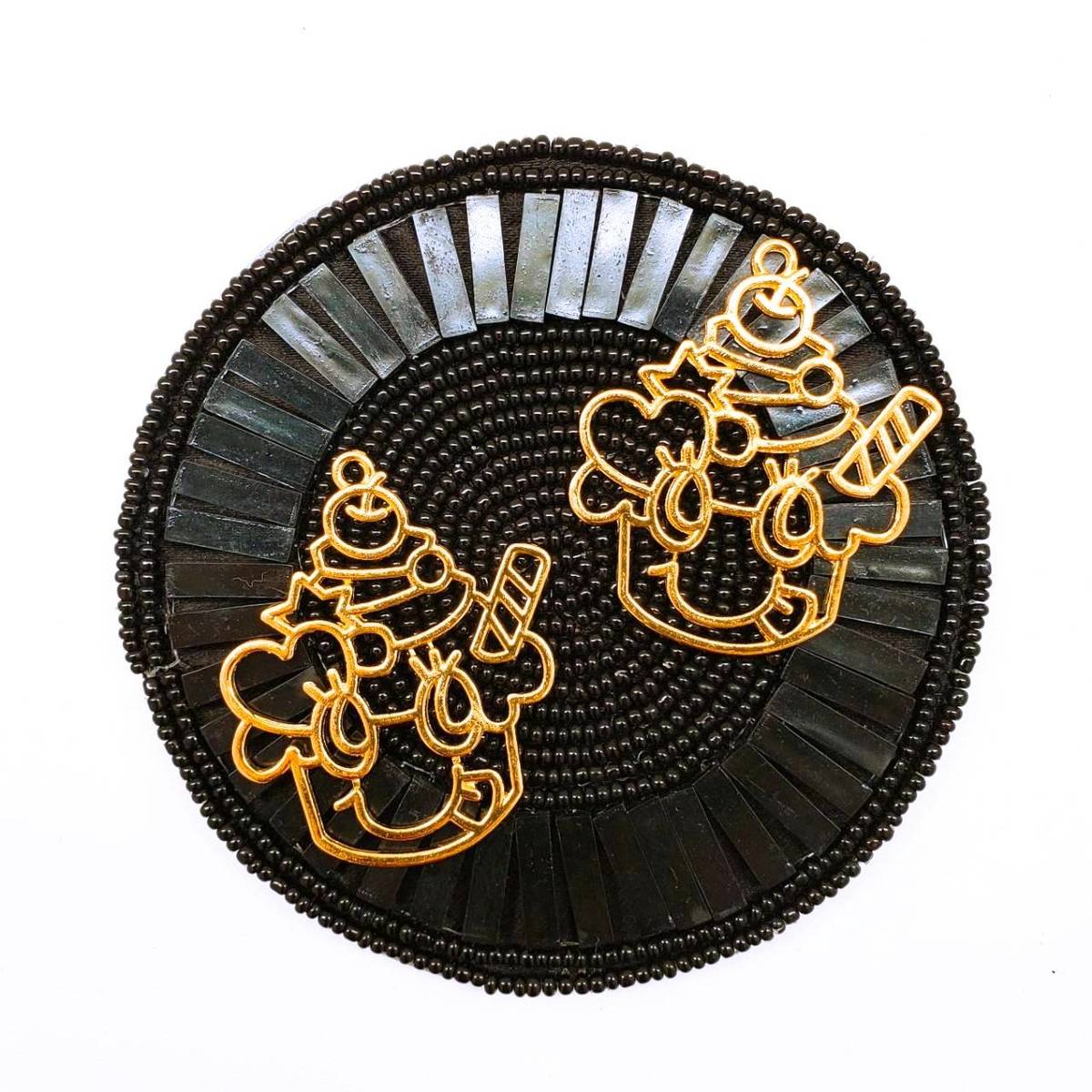 Rakuten - 【道後雑貨店】4個 ※高品質重厚感あるレジン枠 ハンドメイド アクセサリーパーツ アクリルストーン アクリルビーズ チャーム レア インポート 手芸 材料 副資材 レトロ モード系 ハンドメイド材料