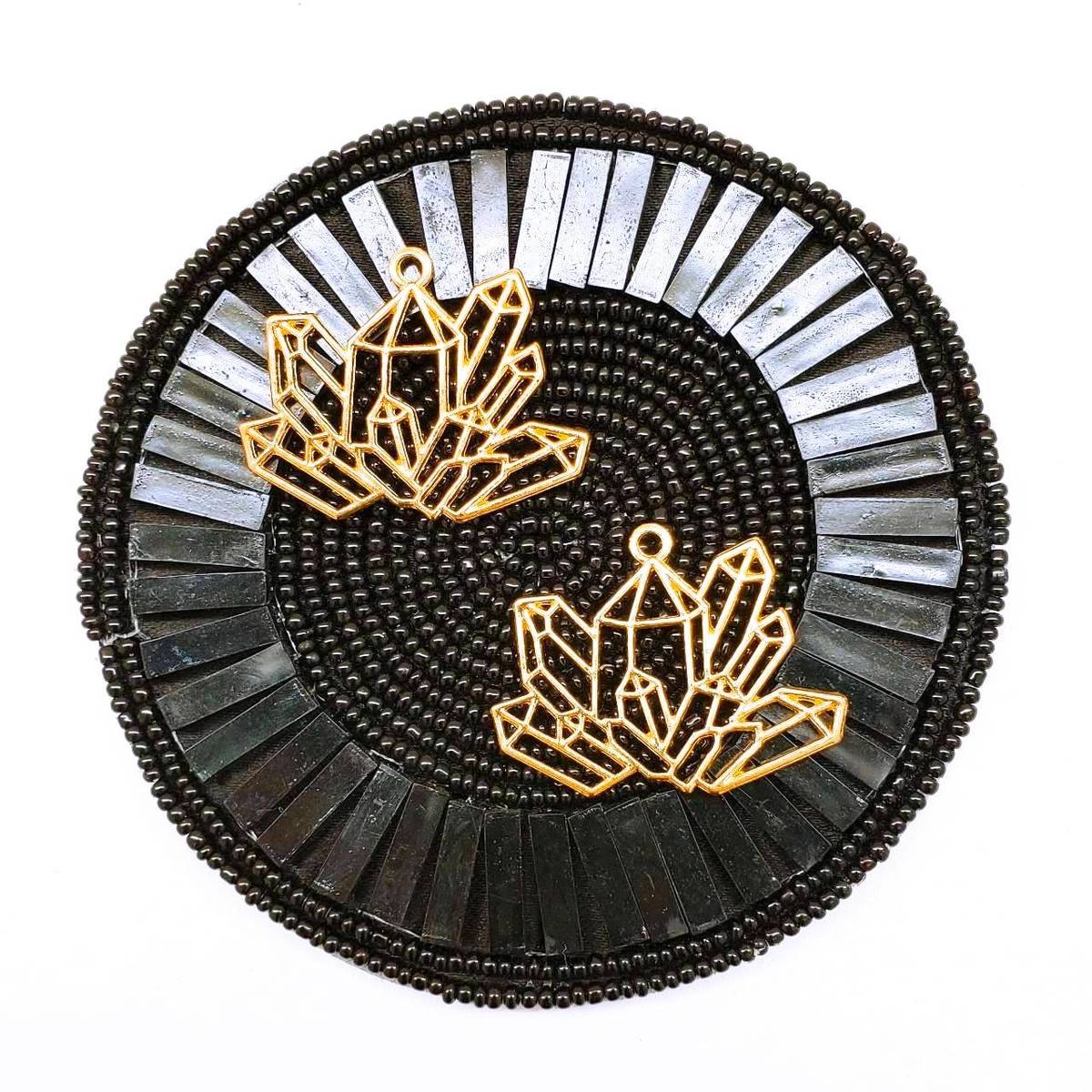 乐天商城 - 【道後雑貨店】4個 ※高品質重厚感あるレジン枠 ハンドメイド アクセサリーパーツ アクリルストーン アクリルビーズ チャーム レア インポート 手芸 材料 副資材 レトロ モード系 ハンドメイド材料