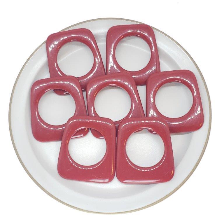 【道後雑貨店】4個 ※艶やか大サイズ高品質スクエアパーツ　ワインレッド 　縦穴付き　ハンドメイド ア..