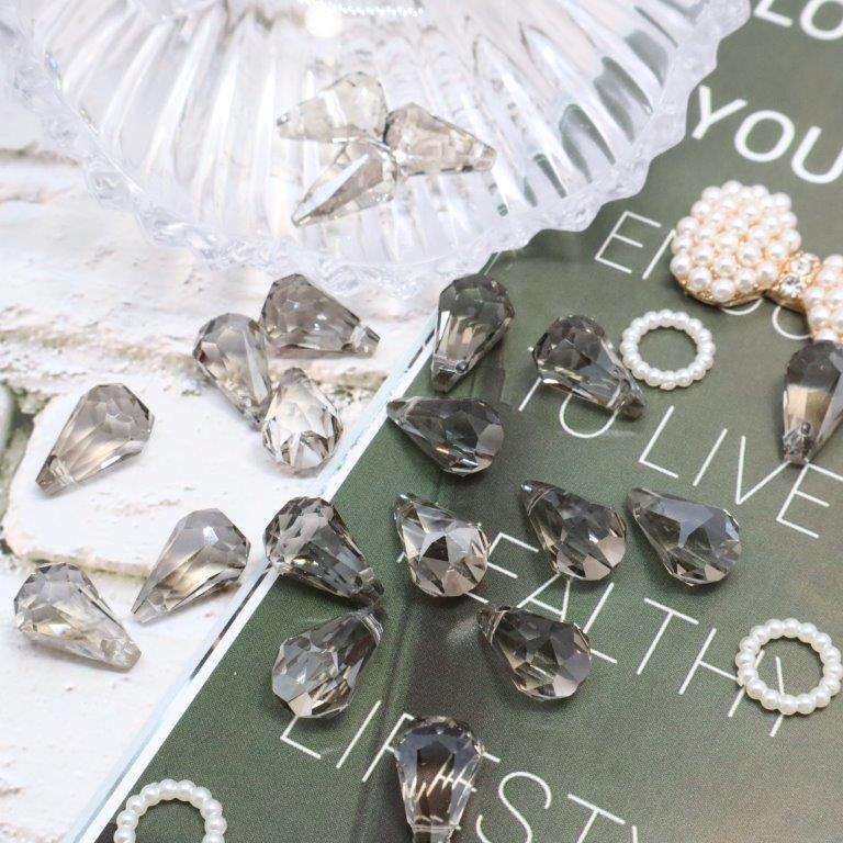 【道後雑貨店】10個 ※しずく型クリアパーツ　グレー　ハンドメイド アクセサリーパーツ アクリルストー..