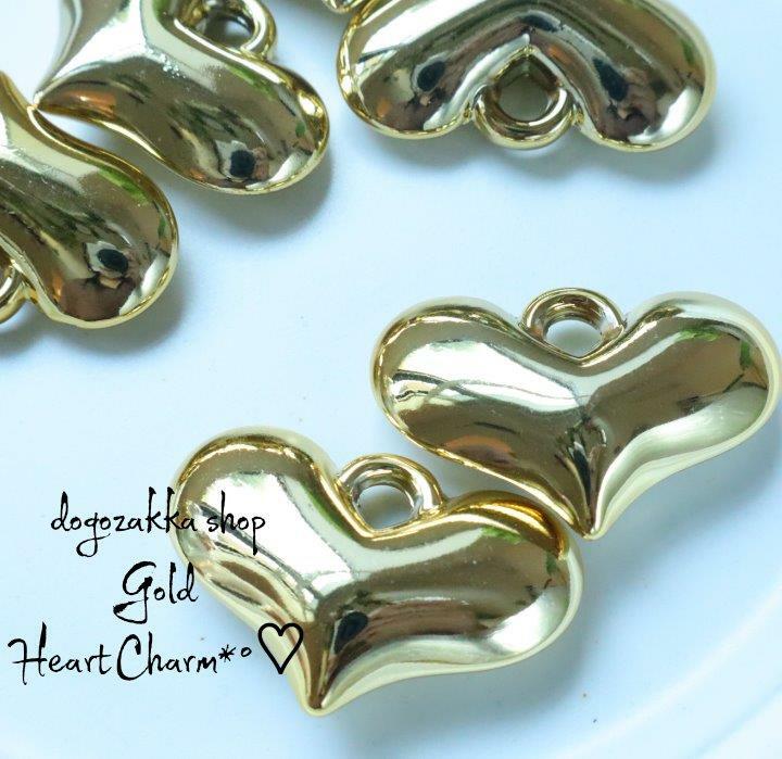 【道後雑貨店】4個☆ ぷっくりハート型パーツ　ゴールド　ハンドメイド アクセサリーパーツ アクリルス..