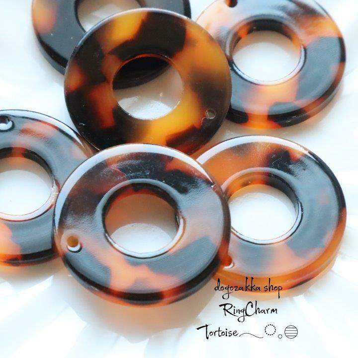 【道後雑貨店】6個 2.4cmべっ甲リングパーツ　ハンドメイド アクセサリーパーツ アクリルストーン アク..