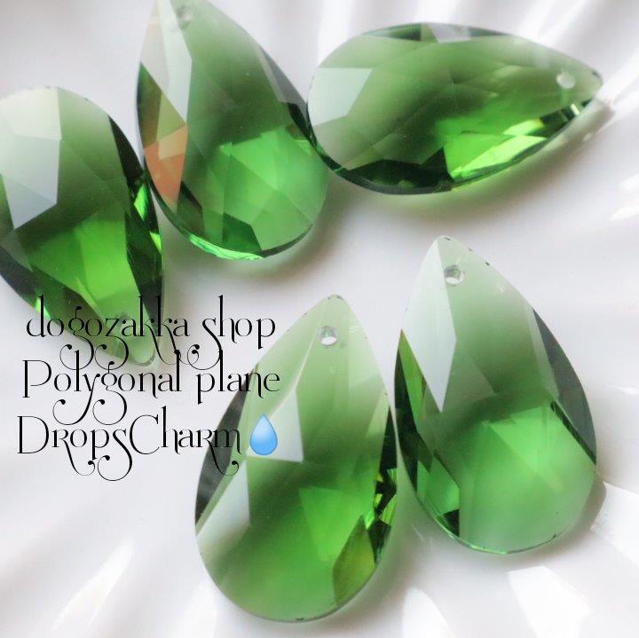 【道後雑貨店10】4個 ※大ぶりクリスタル調しずくパーツ(穴あり)　グリーン　ハンドメイド アクセサリー..