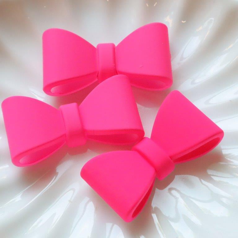 【道後雑貨店】4個 　大ぶりリボン型パーツ　ピンク（裏地が2種類あり同じ種類のパーツを4個発送させて..