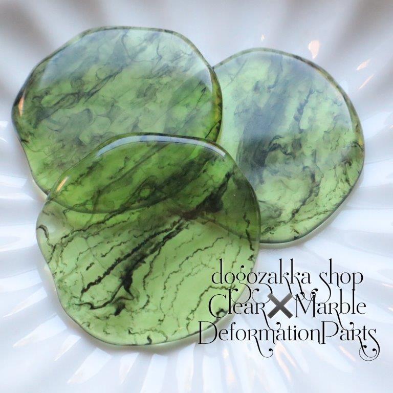 【道後雑貨店】4個 　大ぶり不規則パーツ（穴なし）　クリアXグリーン　ハンドメイド アクセサリーパー..
