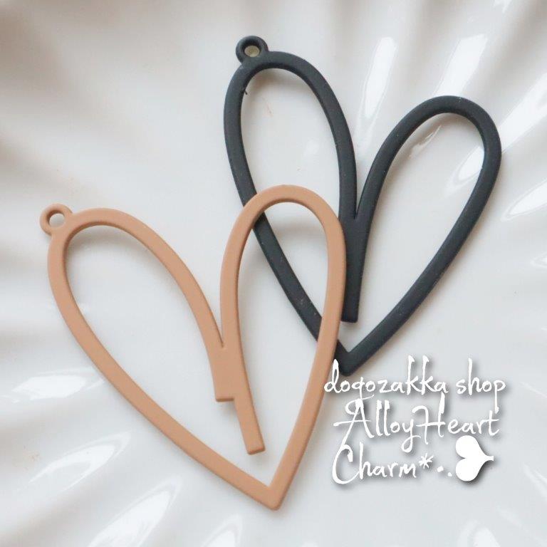【道後雑貨店】4個ハート型☆合金チャーム 材料 副資材 レトロ モード系 ハンドメイド材料