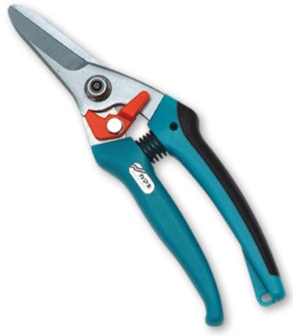No.P851　コンパクト剪定鋏（直刃）　 超硬ブライトメッキ仕上げ 全長：190mm 重量：150g 刃渡り：40mm ・注意事項:モニター発色の具合により、実物とは色合いが異なる場合がございます。 ●メール便発送の場合 ・通常宅配よりお届けにお時間がかかり、通常発送後2〜5日ほどのお届けになります。 ・ポスト投函となります。 ・お届け日時・時間帯指定ご利用頂けません。