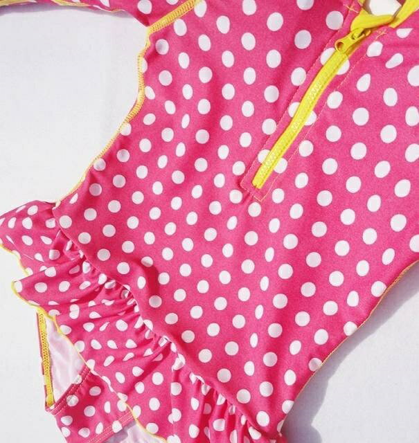 【在庫処分セール】【送料無料】子供水着　女の子ワンピース水着　ビーチ用品 海水...