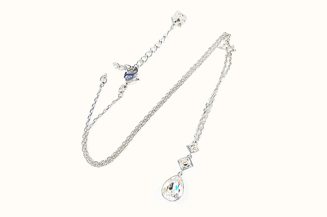 SWAROVSKI(スワロフスキー）ネックレス　ティアドロップチーフ　外箱付き　【中古】【人気】【美品】.5654.
