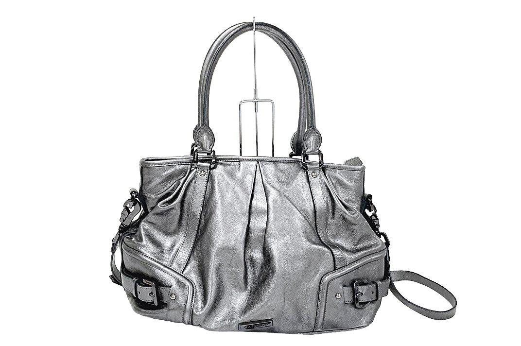 BURBERRY(バーバリー）ショルダーバッグ　メタリック　レザー　ノバチェック【中古】【人気】【良品】2443.