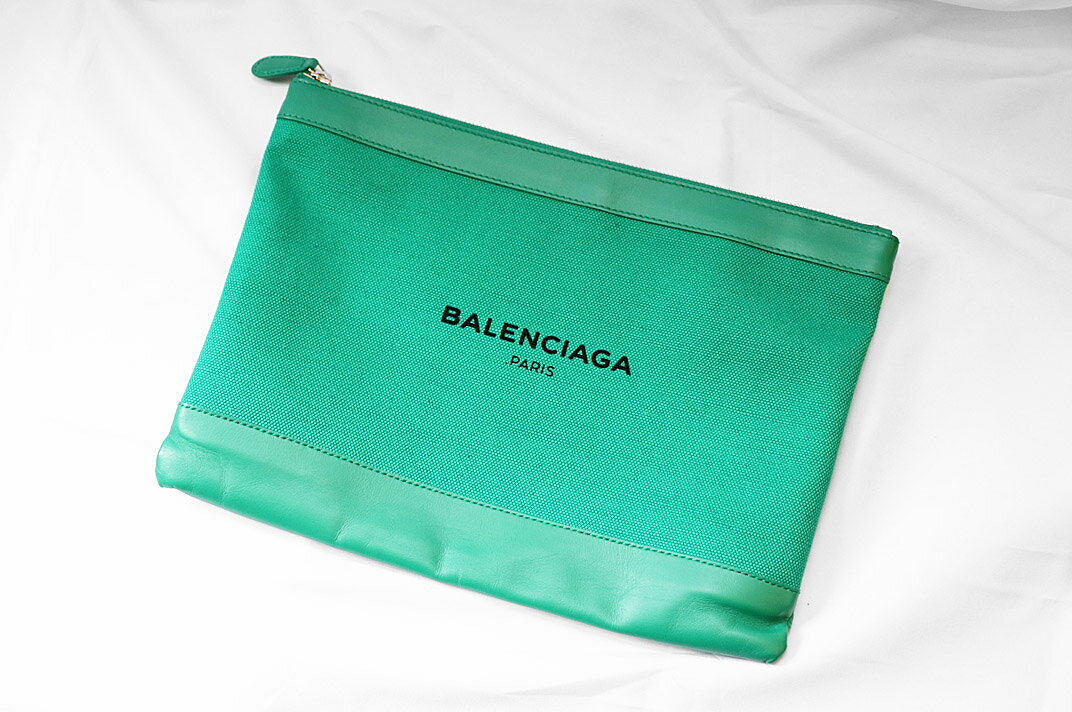 BALENCIAGA(バレンシアガ）クラッチバック　キャンバス/レザー　グリーン　袋付き【中古】【人気】【美品】K1002.