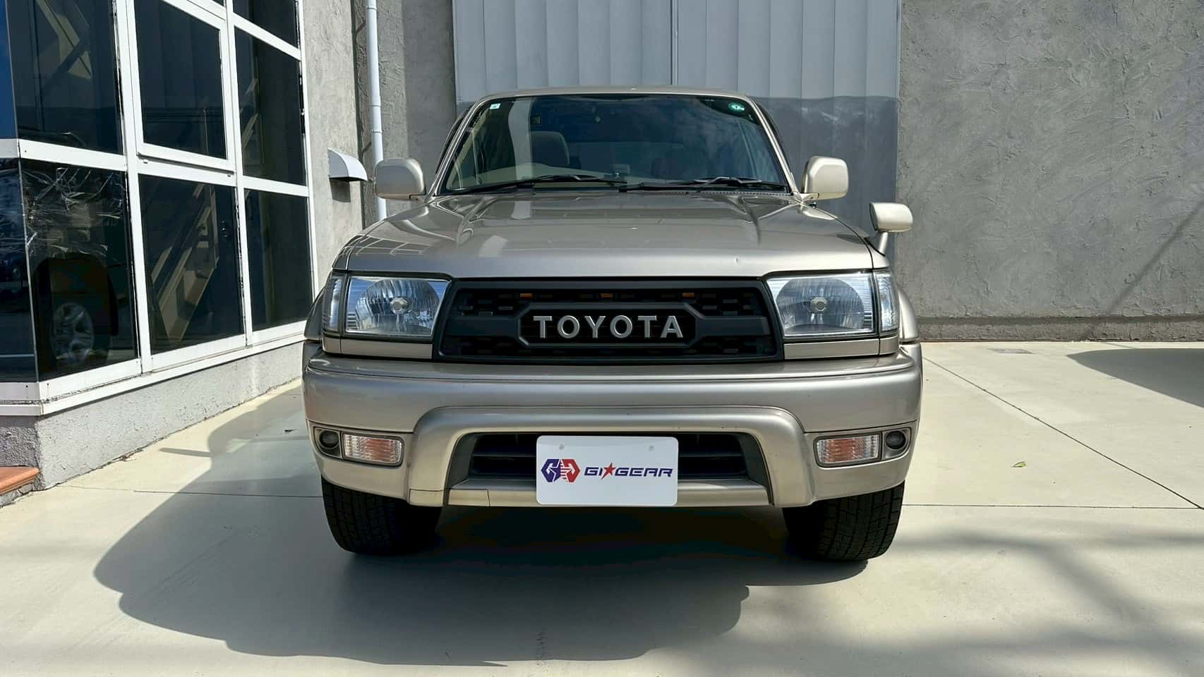 【ポイント10倍！5/16 1:59まで】【GI★GEAR (ジーアイ・ギア) 社製】TOYOTAレターグリル LEDマーカー付きトヨタ ハイラックスサーフ 185サーフ 180系全車 1995年〜2002年 3