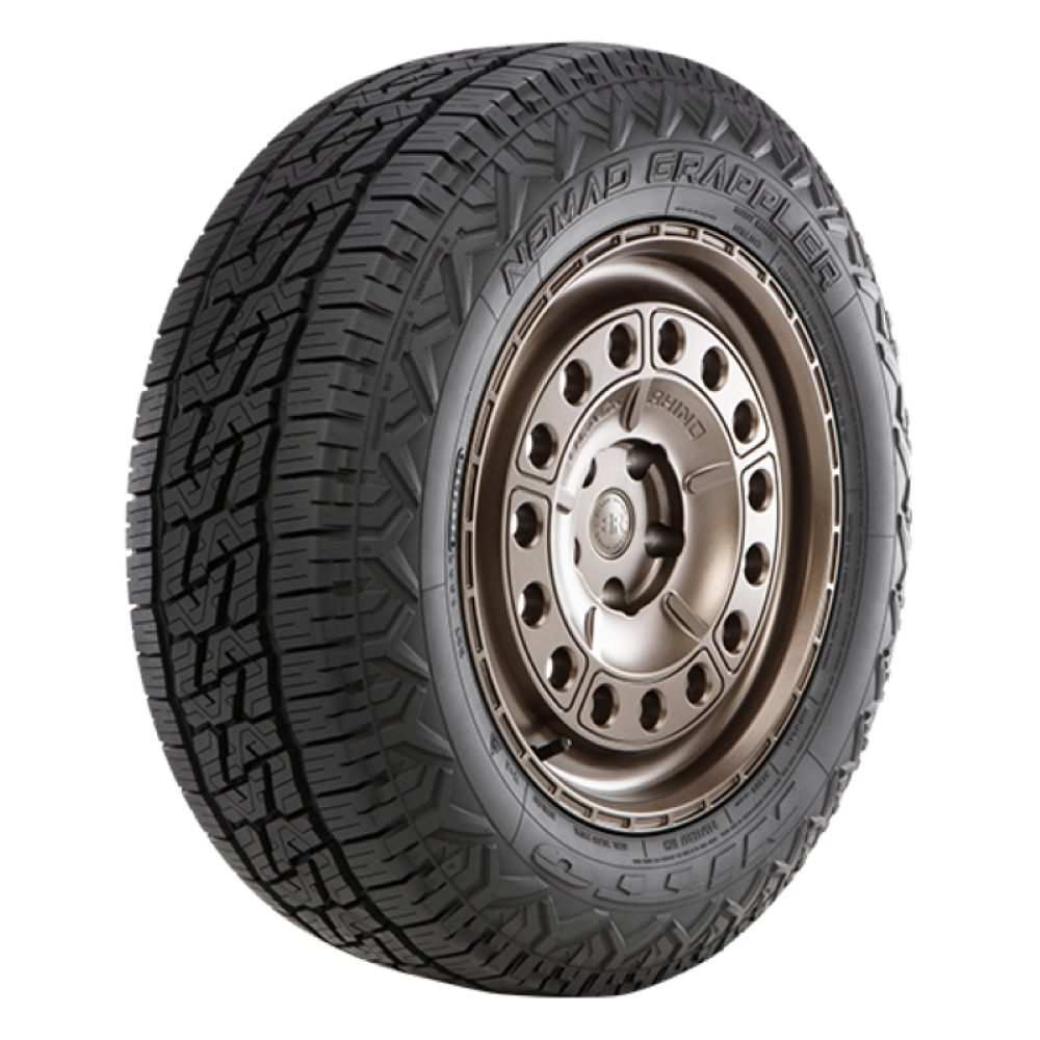DOLONCO(ドロンコ)の【NITTO TIRE(ニットータイヤ)正規品】17インチタイヤ 2本セットNOMAD GRAPPLER 235/65R17ラジアルタイヤ ブラックレタークロスオーバーテレーン 汎用｜アングル2